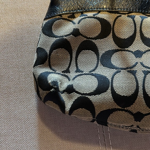 Black & Gray Coach Wristlet - Picture 7 of 9